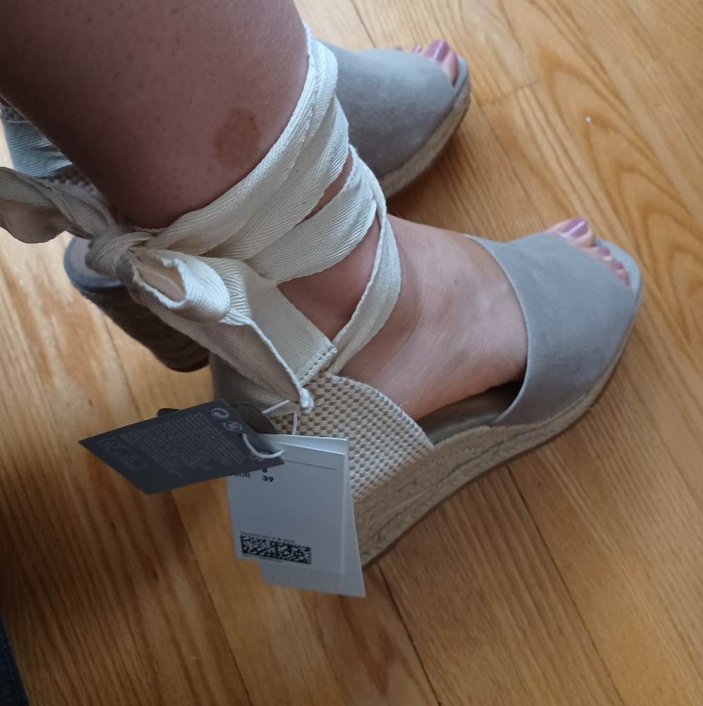 ⛔SOLD⛔🌱Host Pick🌱🆕️ NWT H&M Suede Espadrille Sandals in 'Taupe' - Picture 8 of 12